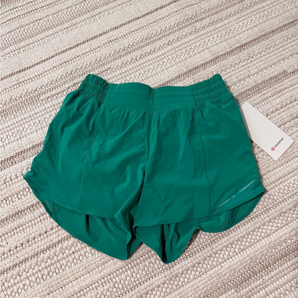 Lululemon Hotty Hot Shorts (HR, 2.5”)